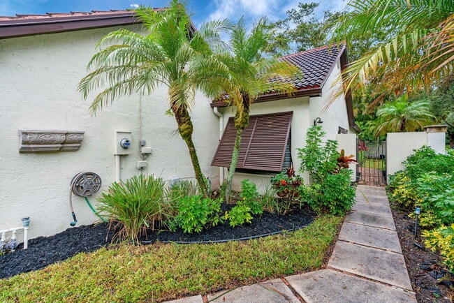 12 Ironwood Way N in Palm Beach Gardens, FL - Building Photo - Building Photo