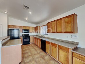 16218 W Shangri La Rd in Surprise, AZ - Building Photo - Building Photo