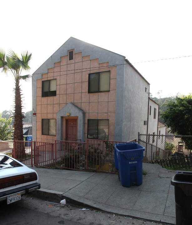 518 Casanova St in Los Angeles, CA - Foto de edificio