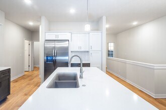 12354 Edgewater Dr in Papillion, NE - Building Photo - Building Photo