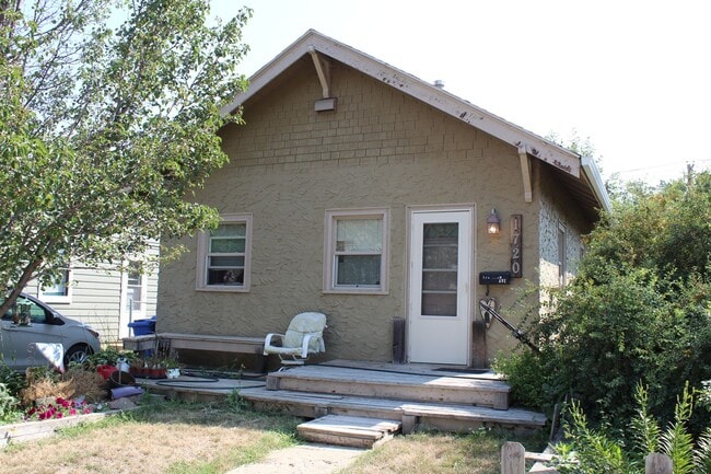 property at 1720 S 8th Ave