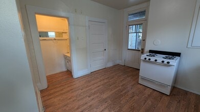 1304 Estudillo St, Unit 2 in Martinez, CA - Building Photo - Building Photo