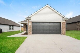 1805 Crimson Lake Blvd in El Reno, OK - Building Photo