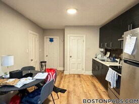 7 Warwick St in Boston, MA - Building Photo