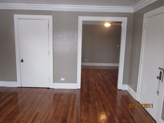 2015 Arthur Ave, Unit 8 in Lakewood, OH - Foto de edificio - Building Photo