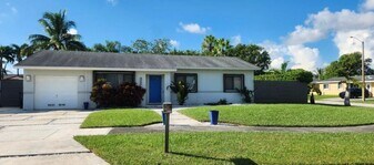 9942 SW 154th St in Miami, FL - Building Photo