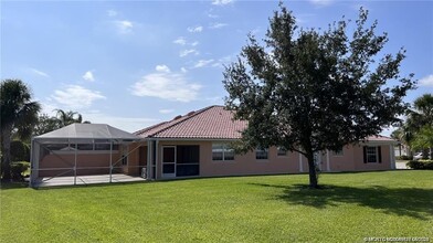 10629 SW Hartwick Dr in Port St. Lucie, FL - Building Photo - Building Photo