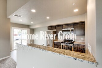 933 E Travel Ln in Kuna, ID - Building Photo - Building Photo
