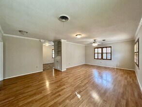 4411/4411.5-44115 Poplar St in Baton Rouge, LA - Foto de edificio - Building Photo