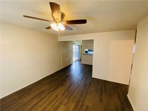 1710 Ledgewood Dr in Austin, TX - Building Photo - Building Photo