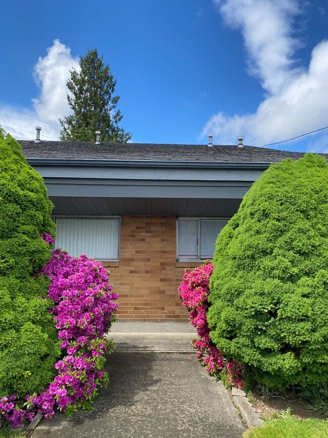 property at 609 Shattuck Ave S