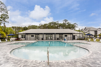 Bellamy Daytona in Daytona Beach, FL - Foto de edificio - Building Photo