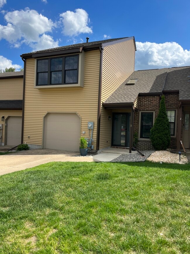property at 5 Francis Ct