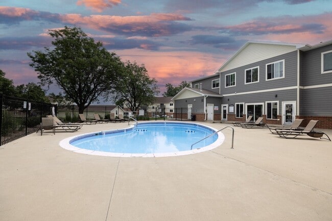 Windsor Heights Apartments in Sioux Falls, SD - Foto de edificio - Building Photo