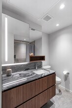 745 W 49th Ave in Vancouver, BC - Building Photo - Building Photo