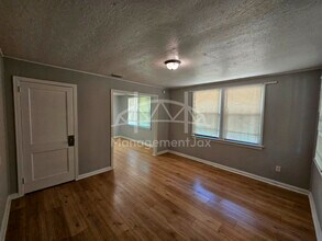 2040 W 15th St in Jacksonville, FL - Building Photo - Building Photo