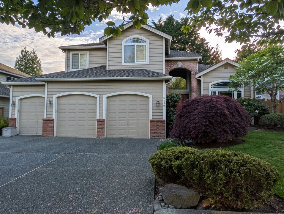 15432 34th Ave SE in Mill Creek, WA - Building Photo