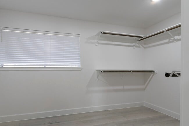 118 Milliken Dr in Livingston, TX - Building Photo - Building Photo