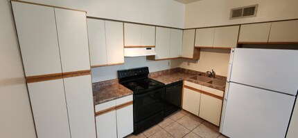 1041 N Mesa Dr in Mesa, AZ - Building Photo - Building Photo