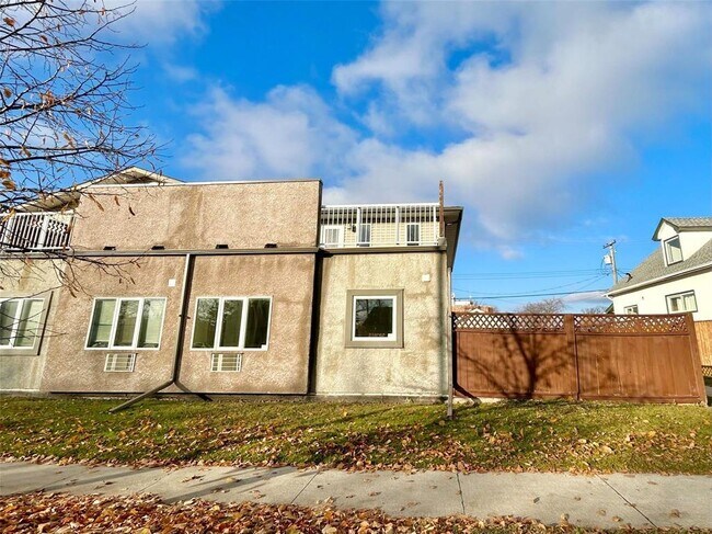 204 Day St in Winnipeg, MB - Building Photo - Building Photo