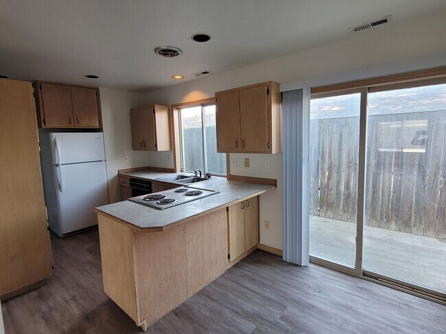 805 C St in Moses Lake, WA - Building Photo - Building Photo