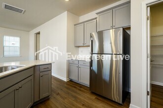 834 Pear Blossom Ct in Winston-Salem, NC - Building Photo - Building Photo