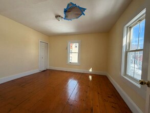 195 Ludlam St-Unit -2 in Lowell, MA - Building Photo - Building Photo