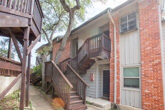 430 Lindsey St in San Marcos, TX - Building Photo - Building Photo
