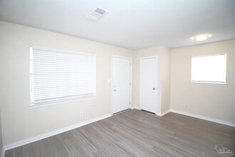 10151 Guidy Ln in Pensacola, FL - Building Photo - Building Photo