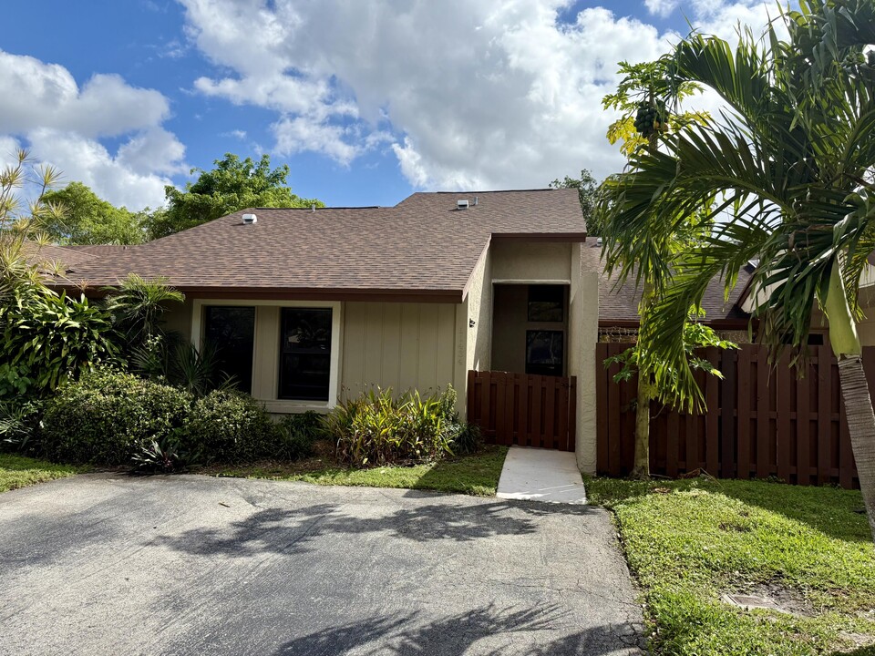 11434 Orange Blossom Ln in Boca Raton, FL - Foto de edificio