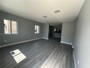 265 NW 81st St, Unit 1 in Miami, FL - Building Photo - Building Photo