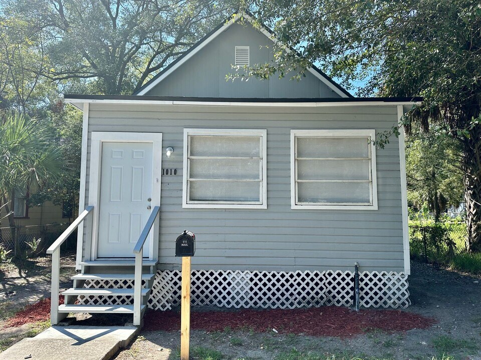 1010 E 13th St in Jacksonville, FL - Building Photo