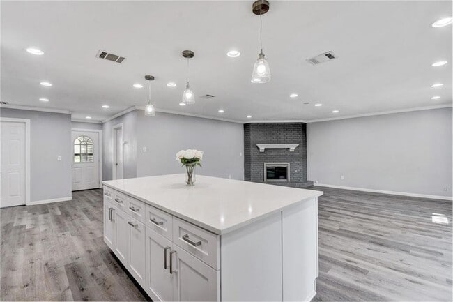 11007 Ptarmigan Dr, Unit 7-18D in Austin, TX - Building Photo - Building Photo