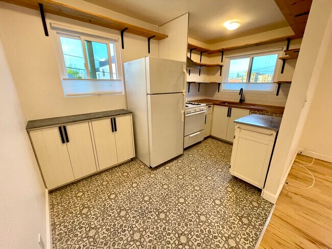 2147 Santa Ynez St in Los Angeles, CA - Building Photo - Building Photo