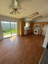 3452 Crescent Meadow Dr in Bakersfield, CA - Building Photo - Building Photo