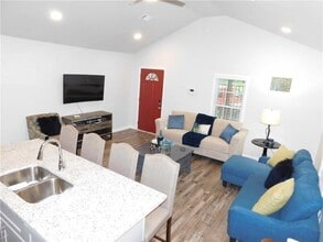 213 Claire Dr SE in Atlanta, GA - Building Photo - Building Photo