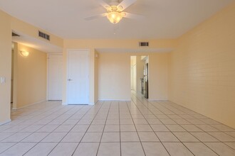390 N Calle De Las Profetas in Green Valley, AZ - Building Photo - Building Photo