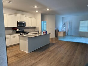 404 Golden Grove Pkwy in San Marcos, TX - Building Photo - Building Photo