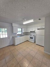 2065 NE 59th St in Ocala, FL - Building Photo - Building Photo