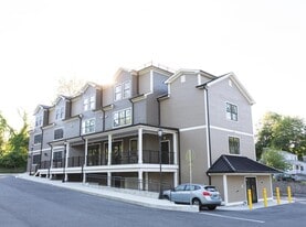 887 Federal Rd in Brookfield, CT - Building Photo