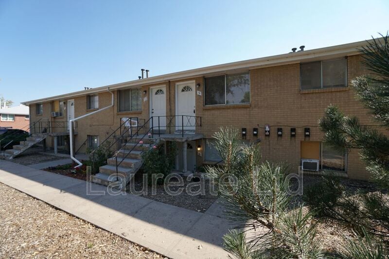 5550 W 3rd Pl in Lakewood, CO - Building Photo