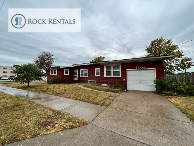 property at 1609 N Ford St
