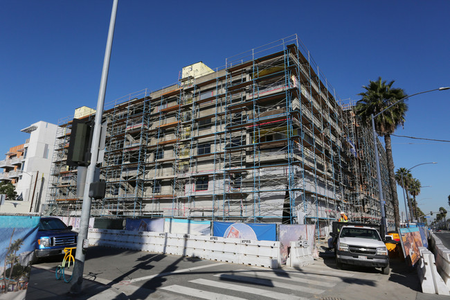 Beacon Apartments in Long Beach, CA - Building Photo - Building Photo