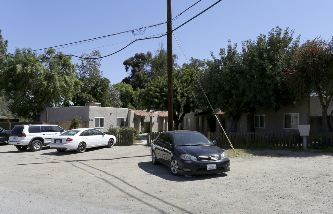 19520-19542 E Ontario Ave in Corona, CA - Building Photo