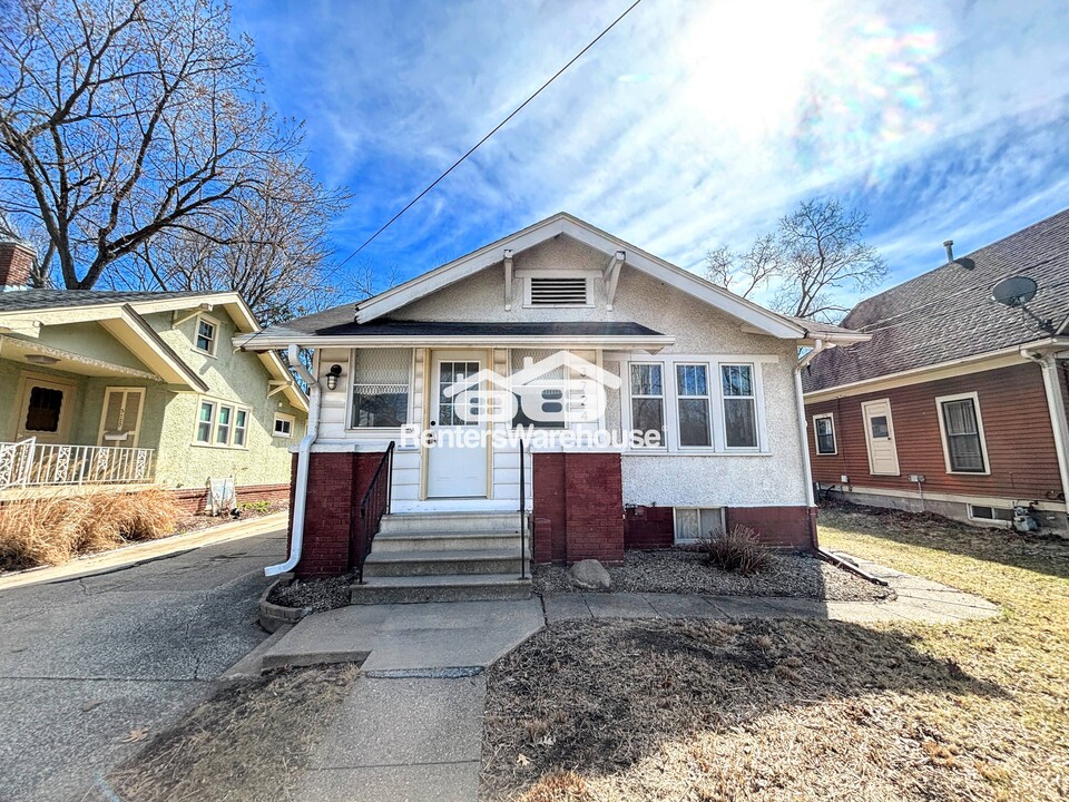 3724 University Ave in Des Moines, IA - Building Photo