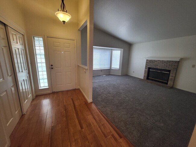 630 Boulder Cir in Dayton, NV - Building Photo - Building Photo