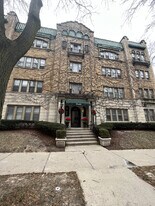 The Drake in Milwaukee, WI - Building Photo