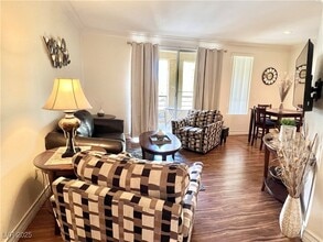 270 E Flamingo Rd, Unit 208 in Las Vegas, NV - Building Photo - Building Photo
