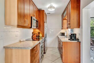 1224 NE 182nd St in North Miami Beach, FL - Building Photo - Building Photo