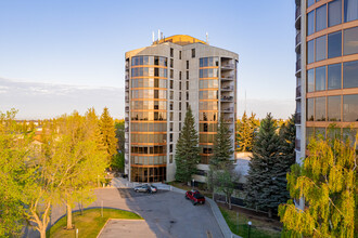 20 Coachway Rd SW in Calgary, AB - Building Photo - Building Photo